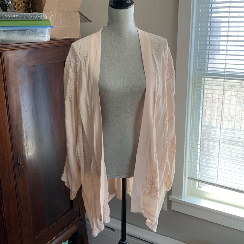 Rayon flowy embroidered kimono tunic Chicos 2 romantic coquette